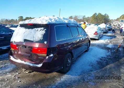 2010 Honda Odyssey Touring z USA, uszkodzony, nr VIN 5FNRL3H95AB042766